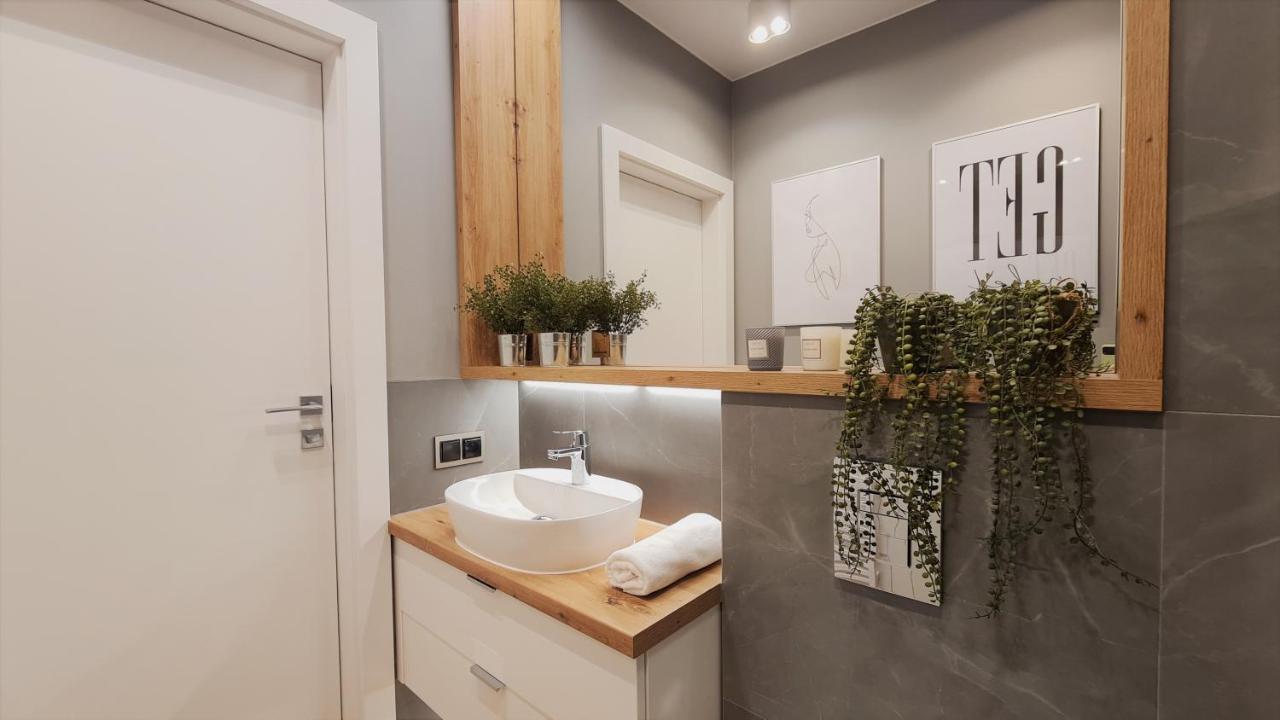 APARTAMENTY NADJEZIORNE z tarasem Elk Bagian luar foto