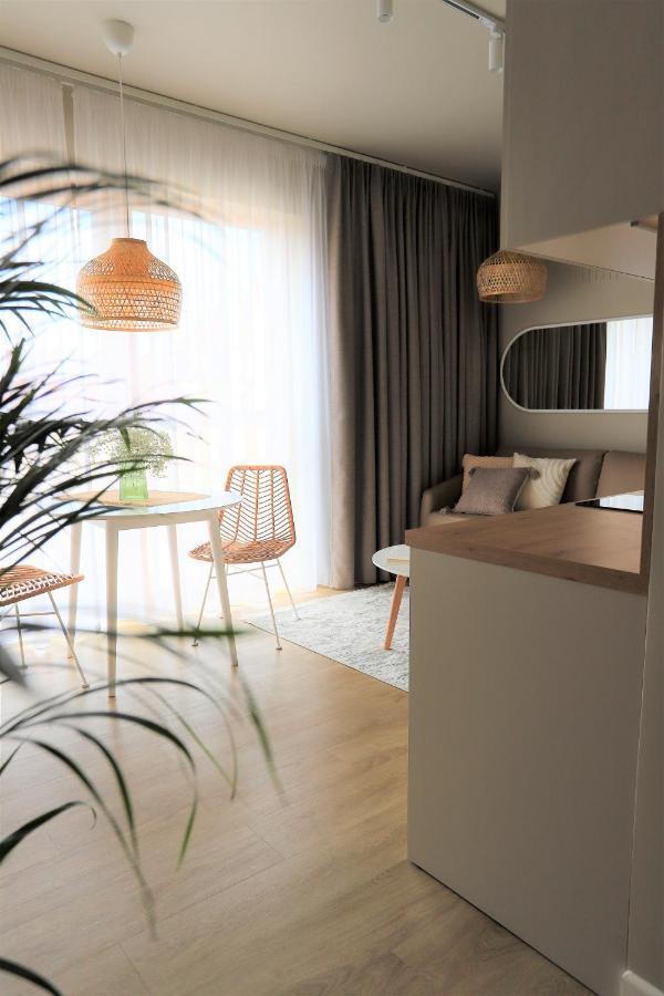 APARTAMENTY NADJEZIORNE z tarasem Elk Bagian luar foto